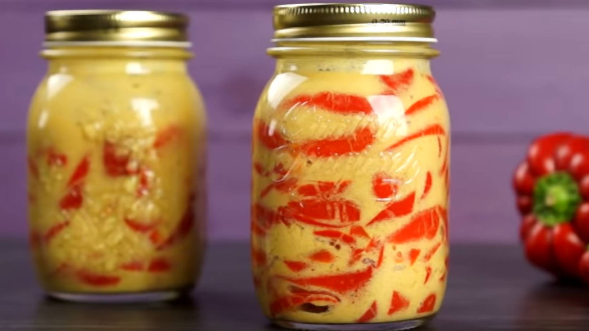 Svi jedemo paprike u pavlaci, ali u senfu su još bolje - ovo je definitivno najukusnija zimnica koja postoji