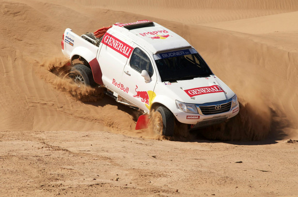 Rajdy terenowe Abu Dhabi Desert Challenge: Dąbrowski, Małysz i Sonik w dziesiątce