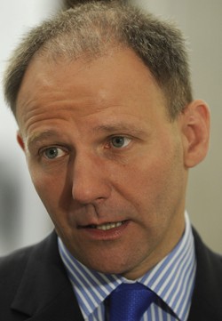 Seria wpadek europosła Platformy w sprawie Smoleńska