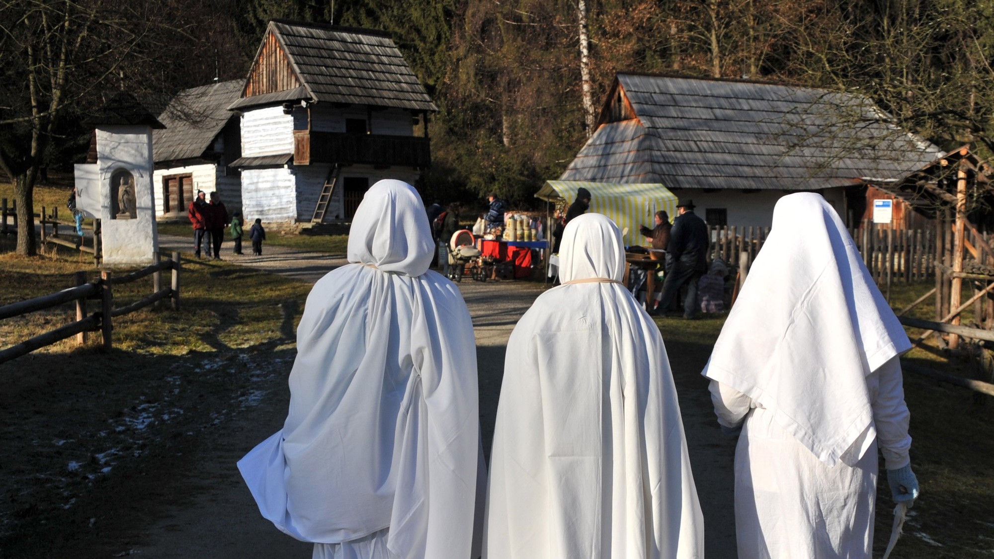 „Lucie" vymetali zo všetkých kútov všetko zlo z domácnosti a prinášali tak rodine šťastie.
