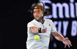 Tsitsipas rywalem Chaczanowa w półfinale Australian Open