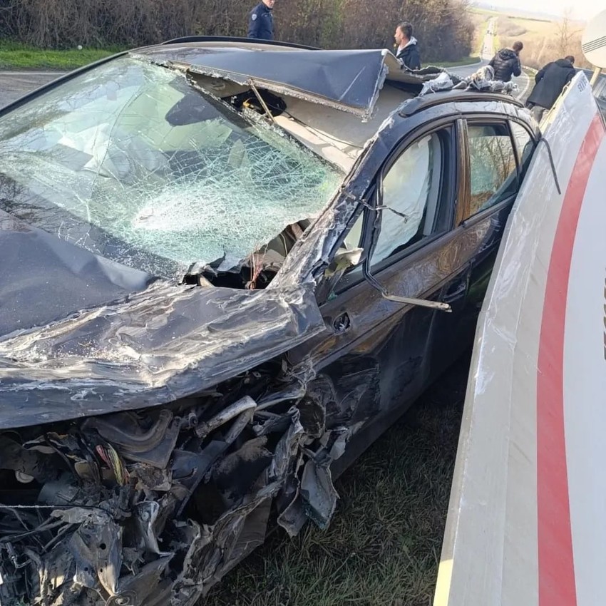 Saobraćajna nesreća kod Maradika 