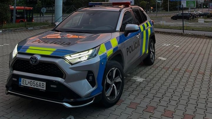 Policajné auto v Bratislave