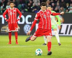 Liga niemiecka: Lewandowski wszedł na 10 min. i w doliczonym czasie gry strzelił zwycięskiego gola