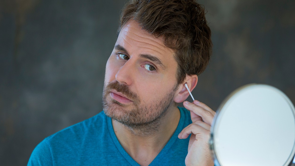 Vatové tyčinky vám môžu spôsobiť veľa problémov. (ilustračné foto)