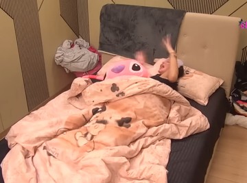 Prvi kadrovi Maje Marinković nakon HITNE OPERACIJE! Popucali silikoni, OTAC Taki ne može do nje: "Niko od porodice ne sme da je vidi"