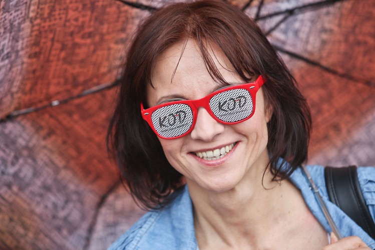 Uczestnicy marszu KOD w Warszawie. Marsz, pod hasłem 