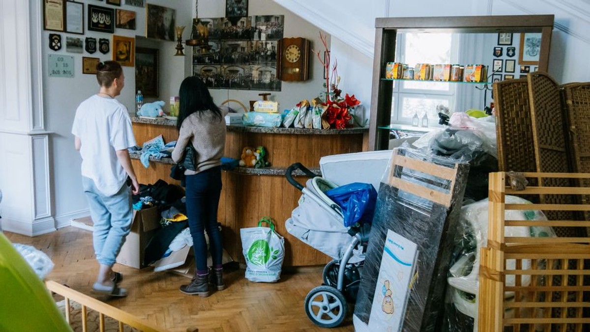 Białystok. Organizacje pozarządowe i harcerze koordynują pomoc uchodźcom z Ukrainy 