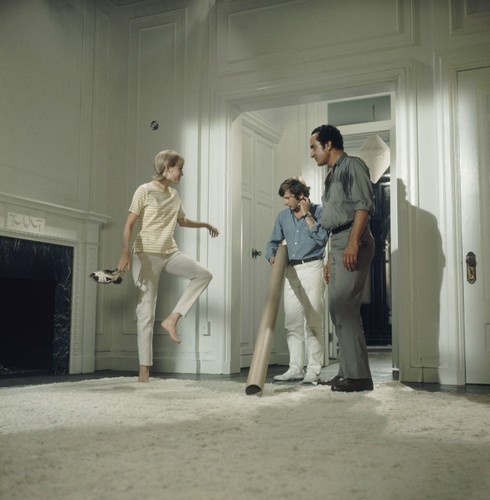 Mia Farrow, Roman Polański i John Cassavetes na planie filmu 'Dziecko Rosemary'