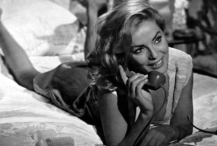 Virna Lisi w filmie 'Casanova 70'