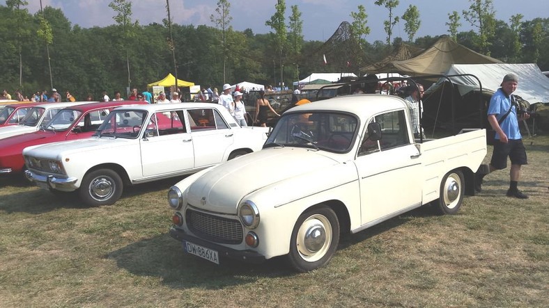 MotoClassic 2015: auta z PRL-u w zamku Topacz (galeria)