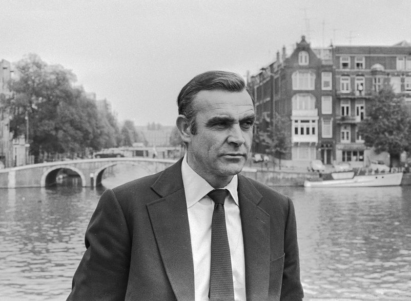 Sean Connery w Amsterdamie w czasie zdjęć do „Diamenty są wieczne”, 1971 r. (fot. R. Mieremet, ze zbiorów Nationaal Archief, opublikowano na licencji Creative Commons Attribution-Share Alike 3.0 Netherlands)