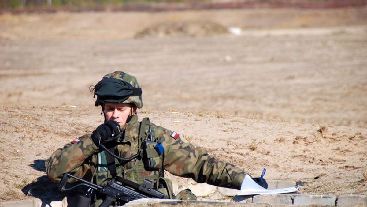 Austriacy będą głosować w styczniu przyszłego roku w referendum, w którym wypowiedzą się, czy chcą zniesienia obowiązkowej służby wojskowej i powołania armii zawodowej. Kwestia ta podzieliła rządzącą koalicję socjaldemokratów i chadeków.