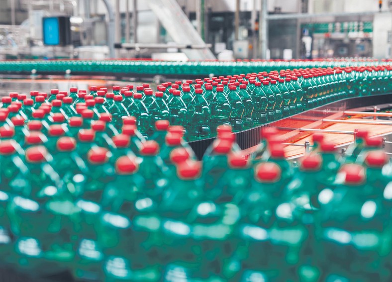 Producentowi napojów koszty opakowań wzrosną w związku z ROP.