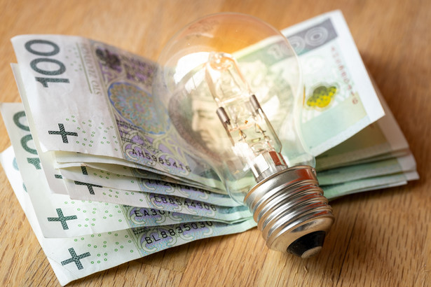 Posłowie PiS będą dążyć do tego, aby górny limit ceny prądu był również stosowany dla mikro, małych i średnich przedsiębiorstw