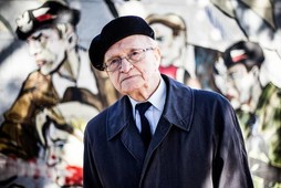 27.09.2013 WARSZAWA EDMUND BARANOWSKI PSEUDONIM JUR - PODPUŁKOWNIK , UCZESTNIK POWSTANIA WARSZAWSKIEGO , UCZESTNIK RUCHU OPORU NAJPIERW CZŁONEK ZWIĄZKU WALKI ZBROJNEJ A POTEM ARMII KRAJOWEJ . WICEPREZES ZWIĄZKU POWSTAŃCOW WARSZAWSKICH , SEKRETARZ GENERALN