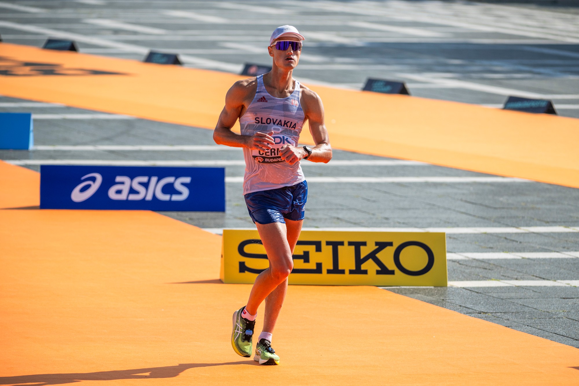 Slovenský chodec Dominik Černý.