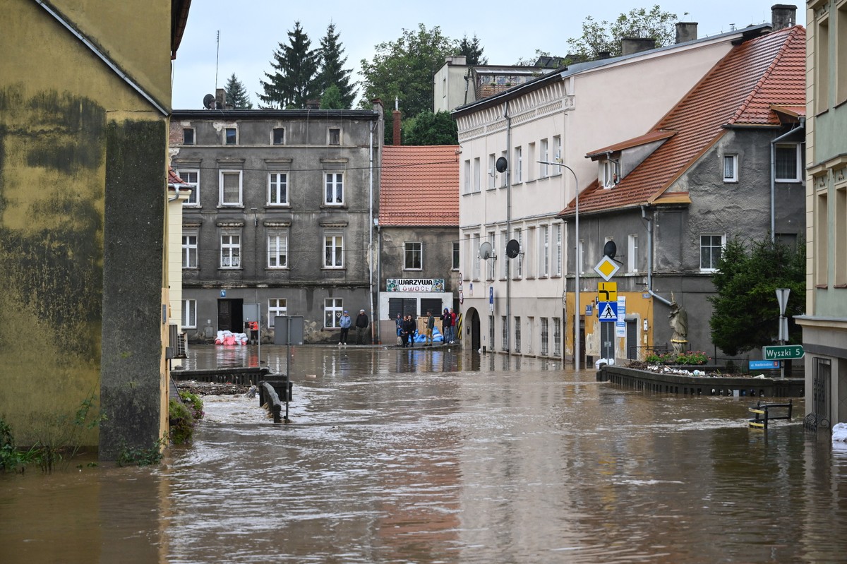 Bystrzyca Kłodzka pod wodą