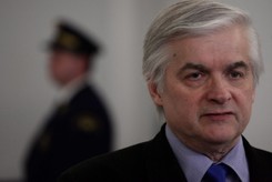 'To jest dowód nieodpowiedzialności'. Cimoszewicz krytykuje prezydenta Dudę