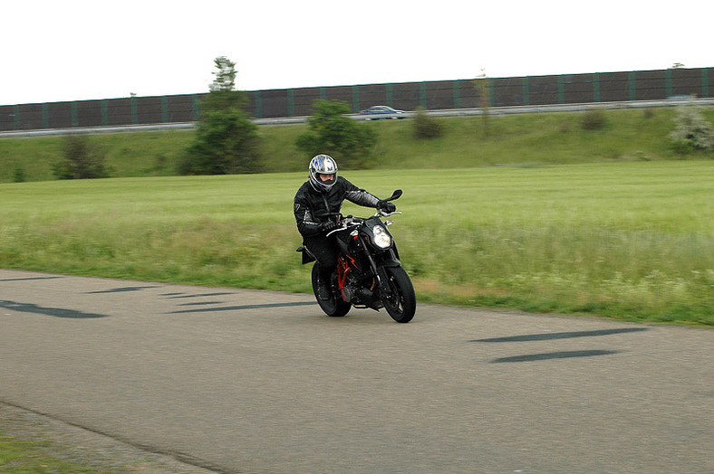 KTM 990 SuperDuke R: Ready to Race