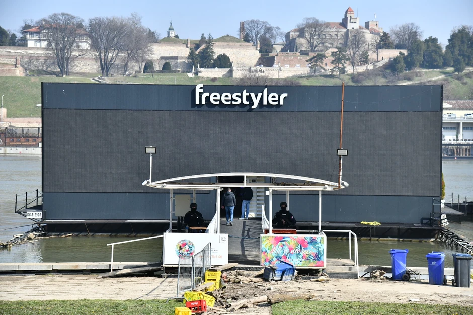 Racija na beogradskom splavu "Fristajler"