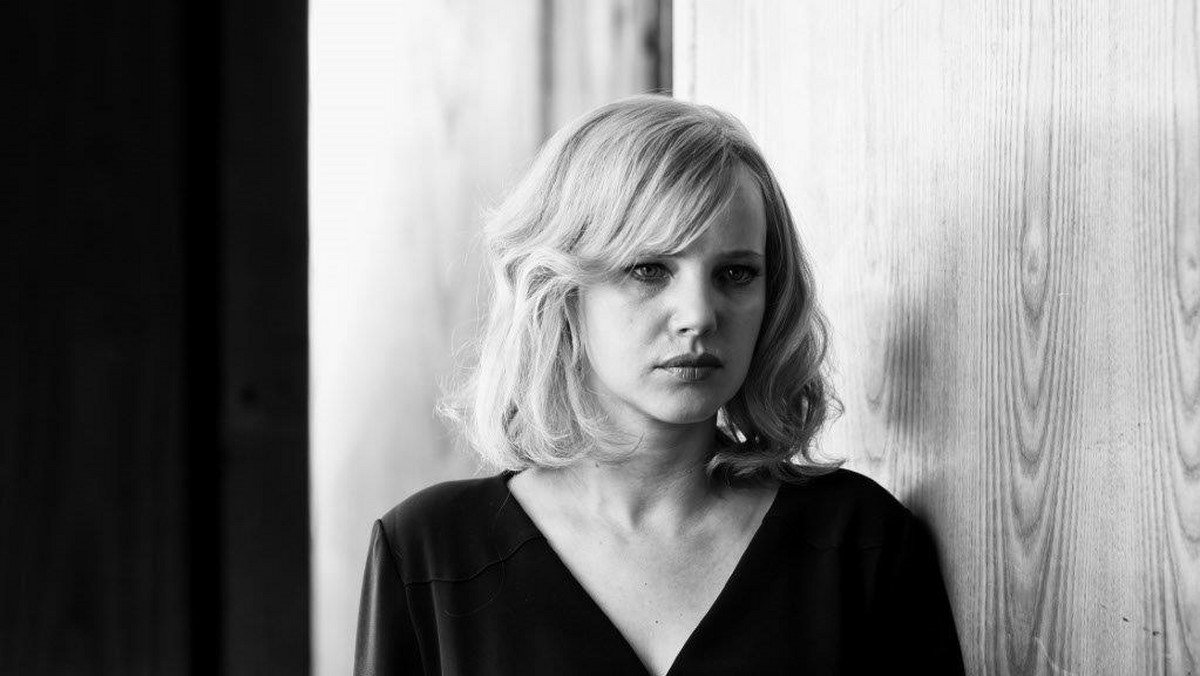 Joanna Kulig zagra jedną z głównych ról w "The Eddy", nowym serialu Netfliksa, którego reżyserem będzie laureat Oscara Damien Chazelle - ogłosili przedstawiciele platformy Netflix. Twórca "La La Land" i "Whiplash" wyreżyseruje dwa pierwsze odcinki, jest również jednym z producentów wykonawczych serialu.