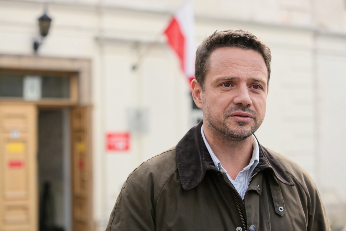 Trzaskowski w którymś momencie stanie też przed koniecznością jasnej deklaracji, czy tworzyć w Warszawie strefy niskiej emisji z ograniczonym dostępem dla starych aut.