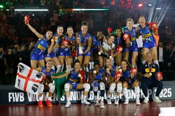 Piękne i niepokonane. Włoskie siatkarki mistrzyniami świata [FOTO]