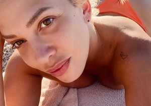 Milica Todorović u toplesu