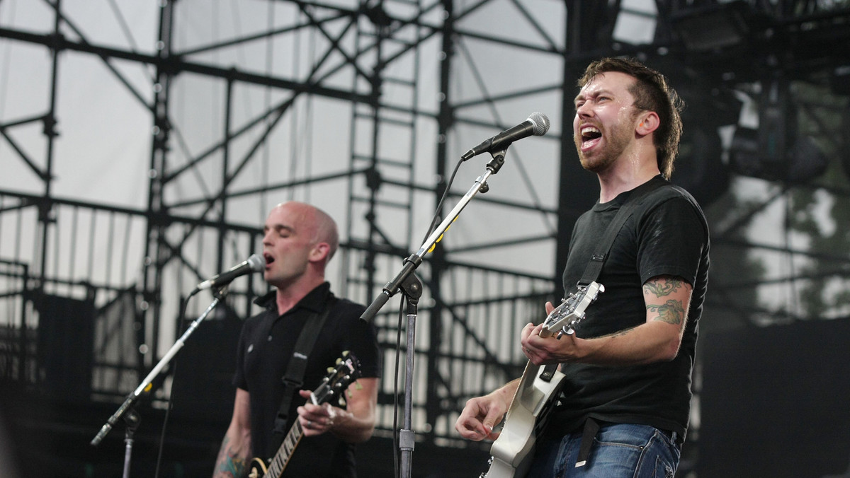 Zespół Rise Against wystąpi w tym roku w Polsce dwukrotnie. Fani, którzy będą chcieli obejrzeć obydwa występy, mogą liczyć na promocyjną cenę wejściówek.