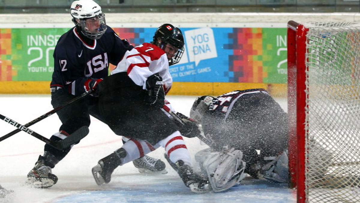 Hokeiści Kanady przetrwali pogoń reprezentacji USA i sięgnęli po brązowy medal zimowych młodzieżowych igrzysk olimpijskich, pokonując odwiecznych rywali 7:5 (3:1, 4:1, 0:3).