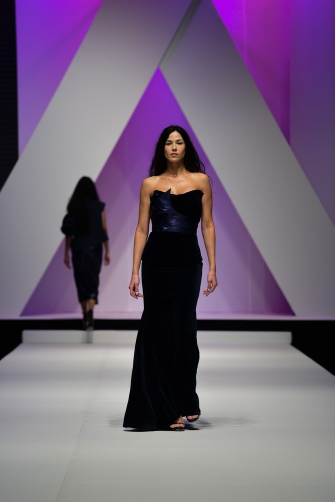 Model iz kolekcije "Niti" Igora Todorovića