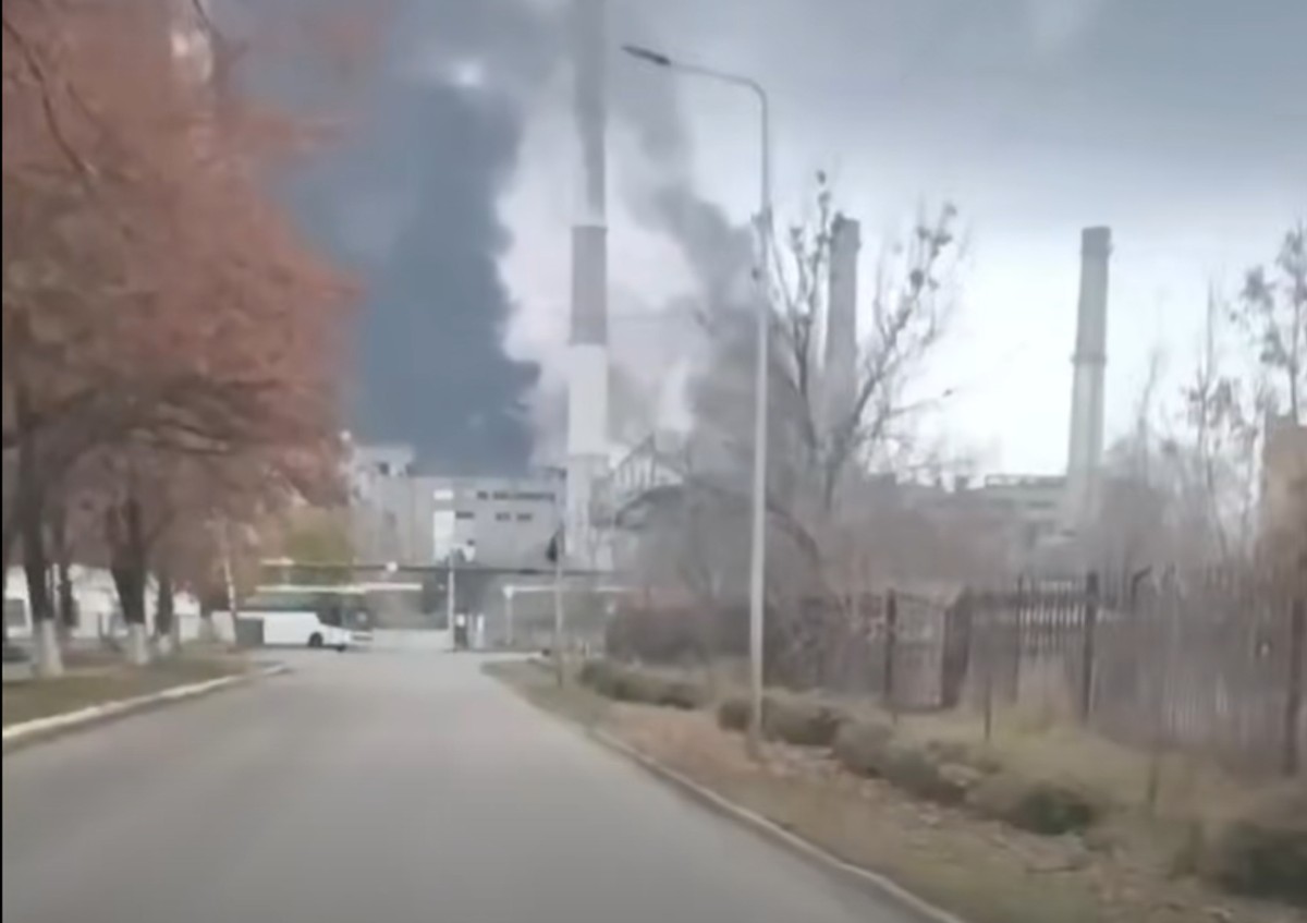 Najsilniejszy dotąd atak Rosji na elektrownie cieplne Ukrainy. "Produkcja energii wynosi zero" [WIDEO]