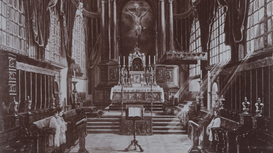 Wnętrze katedry na Wawelu Fotografia z początku XX wieku (polona).