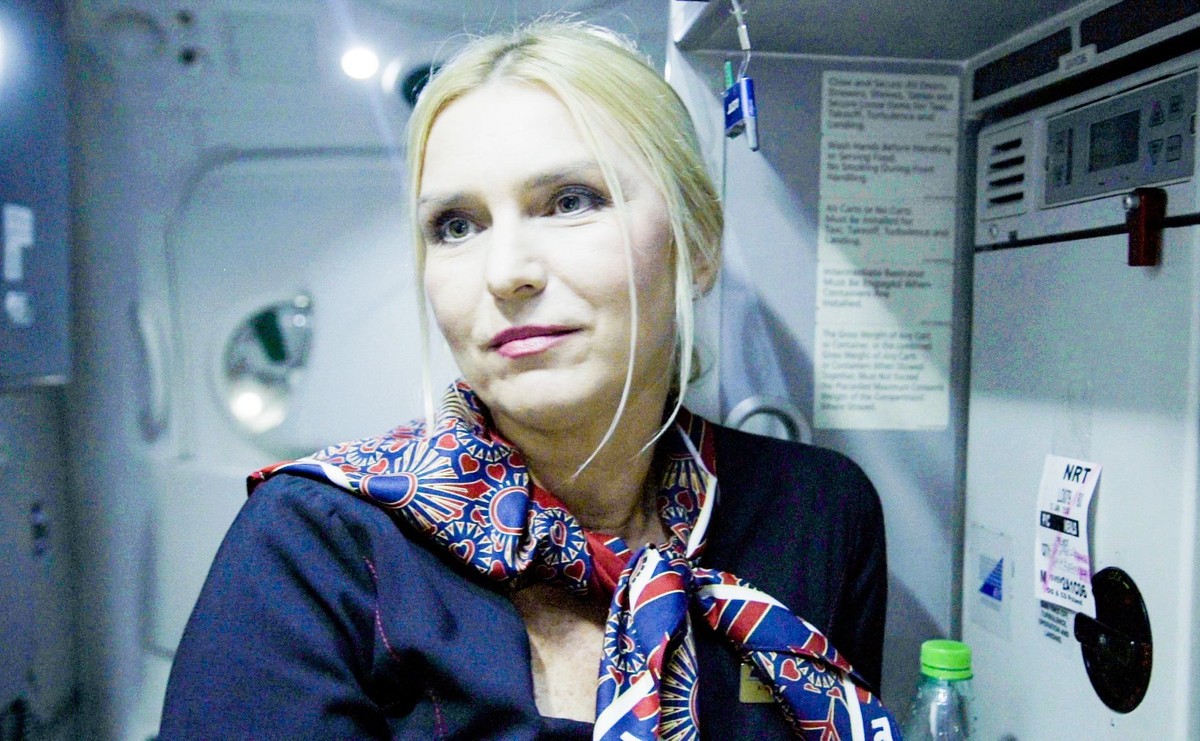 Stewardessa LOT o klaskaniu w samolocie, niekulturalnych pasażerach i krzywdzących stereotypach [ROZMOWA DZIENNIK.PL]