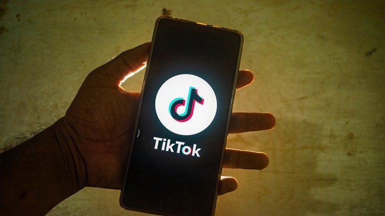 tiktok kihivás miatt meghalt felgyújtotta magát
