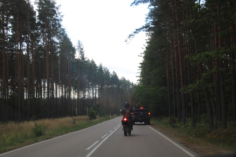 Droga między Gruszkami a Rudawką