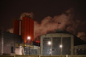 Pożar w Synthosie w Oświęcimu w zakładach kauczuku Michała Sołowowa ugaszony