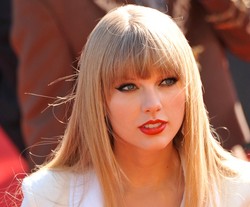 Taylor Swift nową Joni Mitchell? Niekoniecznie