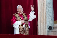 Papież Leon XIV. Robert Prevost reprezentuje "środek drogi"