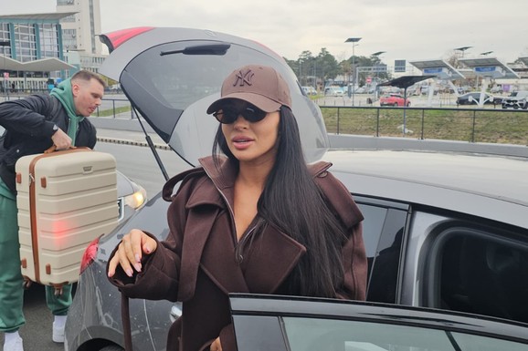 Teodora Džehverović otkrila kako je pesma "Crni labude" završila kod Nataše Bekvalac: Ona snimila demo, pa usledio preokret