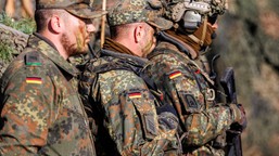 młodzi niemcy masowo dostają pisma z wojska. bundeswehra chce być wielka