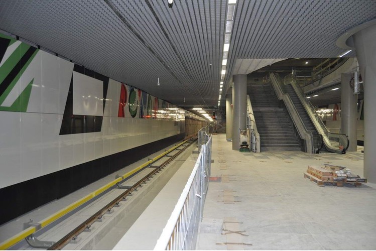 Stacja metra Rondo ONZ. Stan na lipiec 2014.  Źródło: materiały prasowe Metra Warszawskiego.