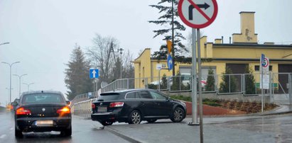 Politycy hipokryci! Popatrz, jak sami jeżdżą!