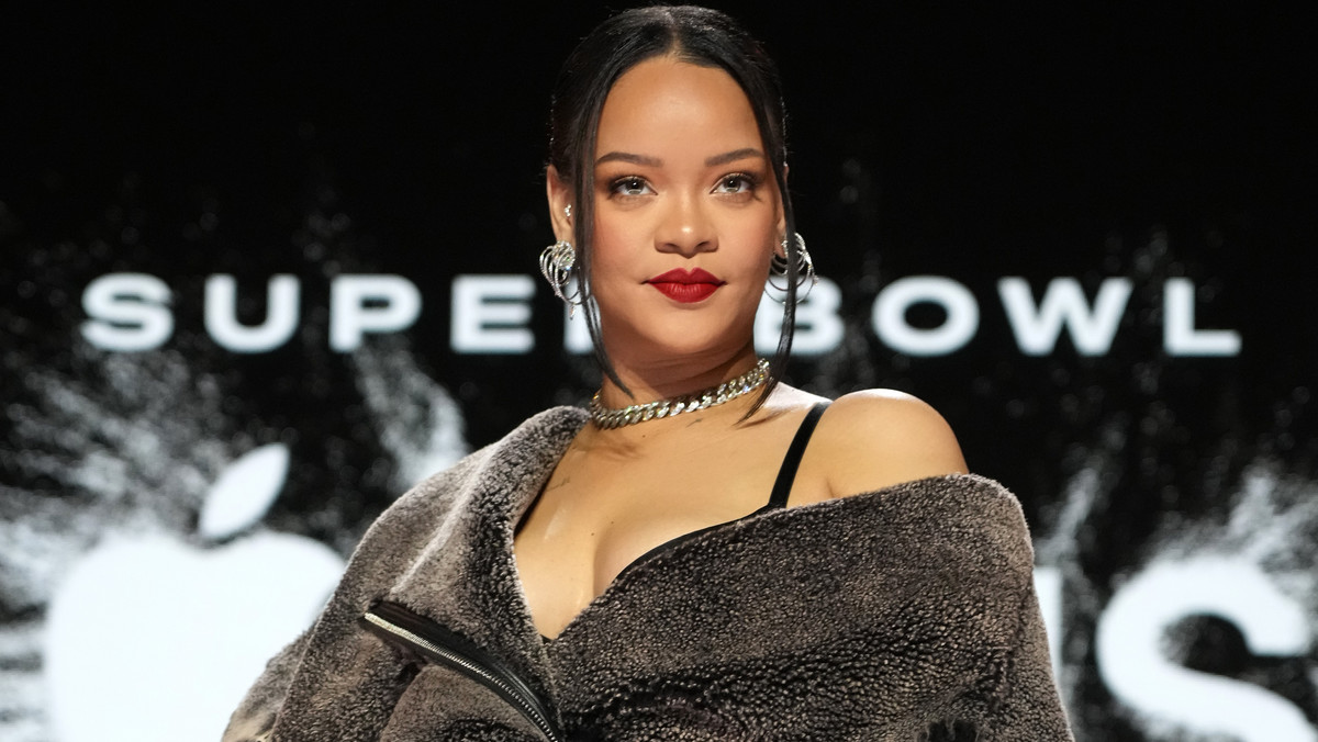 Od zera do miliardera i Super Bowl. Rihanna sprzedawała ubrania na straganie