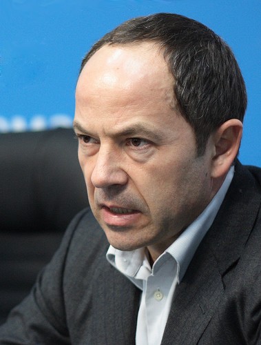 Serhiy Tihipko. Bankowiec. Jeden z założycieli PrivatBanku. Majątek: 1,2 mld USD. Był wicepremier Ukrainy. Członek Partii Regionów.