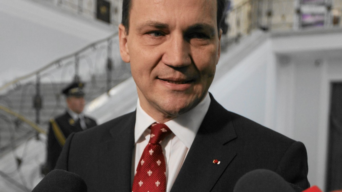 Szef MSZ Radosław Sikorski kategorycznie zaprzeczył w sądzie, by po katastrofie smoleńskiej w 2010 r. - w kontekście Jarosława Kaczyńskiego - mówił Bronisławowi Komorowskiemu: "mamy jeszcze drugą tutkę".