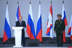 Putin zapowiada budowę sześciu nowych okrętów. 'Będziemy demonstrować flagę rosyjską'