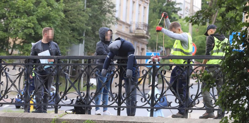 Mężczyzna zrzucony z mostu nie miał pretensji do sprawcy. Śledczy wręcz przeciwnie. Co zrobili?