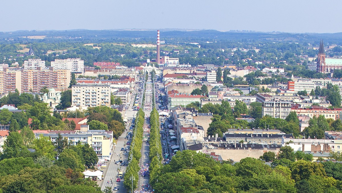 Przestrzeń, praca, społeczność i centrum - to cztery główne, długofalowe obszary miejskich działań i społecznej aktywności w Częstochowie w najbliższych kilkunastu latach. Określa je "Strategia 2030+" - dokument przyjęty przez częstochowskich radnych.